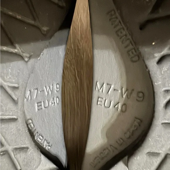 OOFOS Leopard Print Mules - Picture 7 of 8